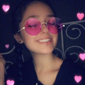 Meet your Posher, Chloe